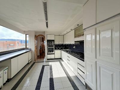 Apartamento de 4 alcobas en venta en Club De Los Lagartos, Bogotá, 384 m² · foto 6 de 20