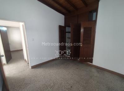 Casa de 4 alcobas en venta en Conquistadores, Medellín, 293 m² · foto 18 de 20