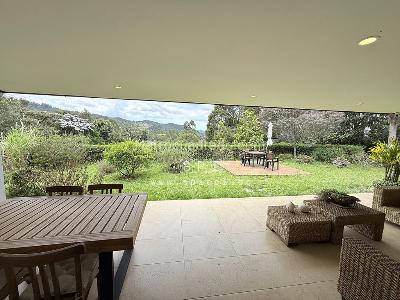 Casa de 3 alcobas en venta en Altos Del Escobero, Envigado, 422 m² · foto 8 de 20