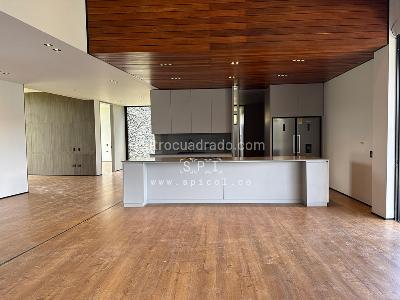 Casa en venta en Loma Del Escobero, Envigado · foto 2 de 20