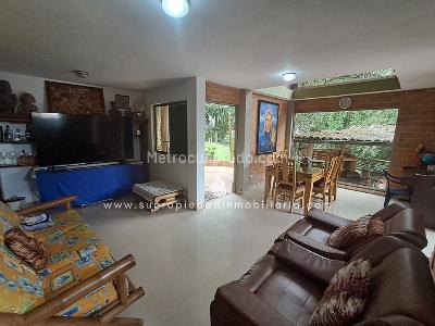 Casa de 5 alcobas en venta en Las Antillas, Envigado, 375 m² · foto 16 de 20