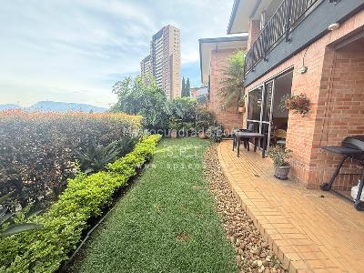 Casa de 4 alcobas en venta en Altos Del Poblado, Medellín, 350 m² · foto 2 de 20