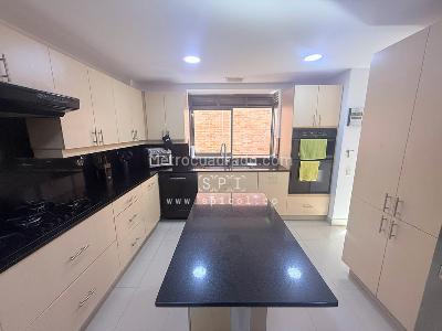 Casa de 4 alcobas en venta en Altos Del Poblado, Medellín, 350 m² · foto 7 de 20