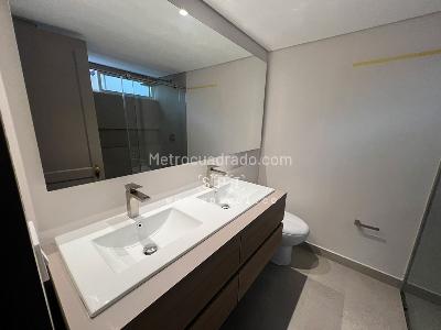 Apartamento en venta en El Poblado, Medellín · foto 17 de 20