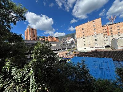 Apartamento de 3 alcobas en venta en Loma De Los Parra, Medellín, 200 m² · foto 15 de 20