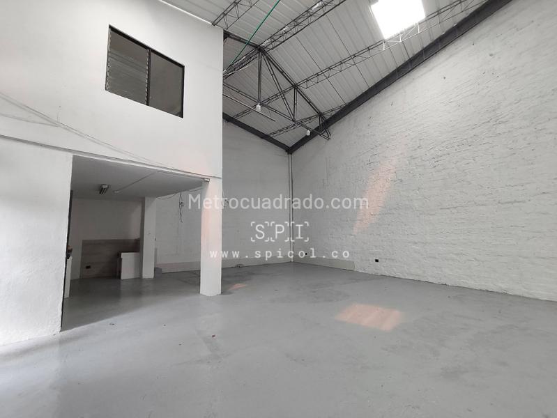 Bodega en Arriendo, Sector Del Parque, Envigado - Vista 2