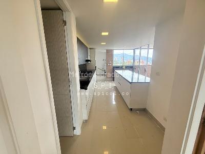 Apartamento en arriendo en El Tesoro, Medellín · foto 3 de 20