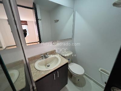 Apartamento de 3 alcobas en venta en El Poblado, Medellín, 87 m² · foto 18 de 19