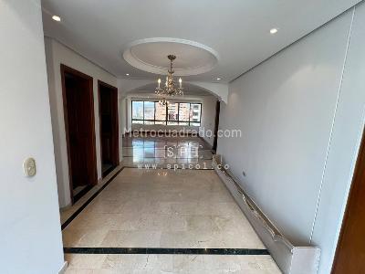 Apartamento de 3 alcobas en arriendo en Loma De Los Parra, Medellín, 263 m² · foto 5 de 20