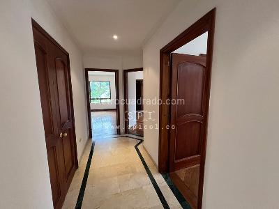 Apartamento de 3 alcobas en arriendo en Loma De Los Parra, Medellín, 263 m² · foto 17 de 20