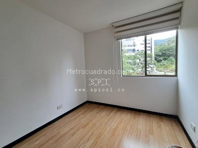 Apartamento de 3 alcobas en arriendo en Los Gonzalez, Medellín, 76 m² · foto 12 de 20