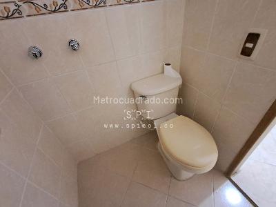 Apartamento de 3 alcobas en arriendo en El Velodromo, Medellín, 95 m² · foto 13 de 16