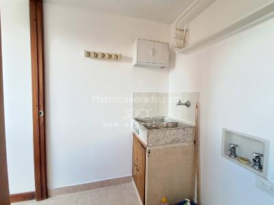 Apartamento de 3 alcobas en arriendo en Los Gonzalez, Medellín, 105 m² · foto 13 de 20