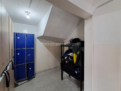 Casa de 5 alcobas en venta en La Clarita Engativa, Bogotá, 380 m² · foto 3 de 20