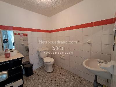 Casa de 5 alcobas en venta en La Clarita Engativa, Bogotá, 380 m² · foto 7 de 20