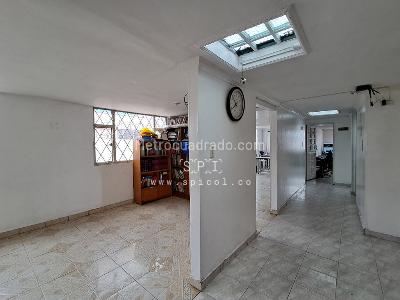 Casa de 5 alcobas en venta en La Clarita Engativa, Bogotá, 380 m² · foto 16 de 20