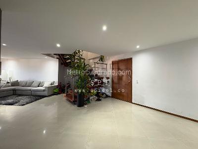 Apartamento de 3 alcobas en venta en Aves Maria, Sabaneta, 265 m² · foto 4 de 17