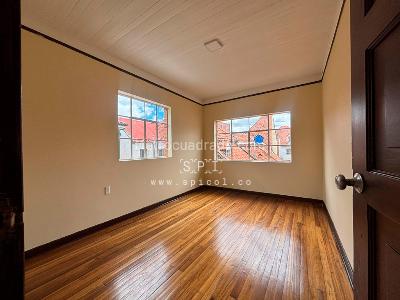 Casa de 5 alcobas en venta en Divino Niño, Bogotá, 250 m² · foto 19 de 20