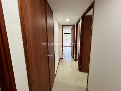 Apartamento de 3 alcobas en arriendo en Los Balsos, Medellín, 117 m² · foto 10 de 20