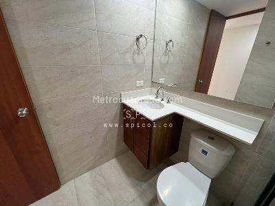 Apartamento de 3 alcobas en arriendo en Los Balsos, Medellín, 117 m² · foto 18 de 20