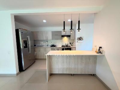 Apartamento de 3 alcobas en arriendo en La Calera, Medellín, 137 m² · foto 4 de 20