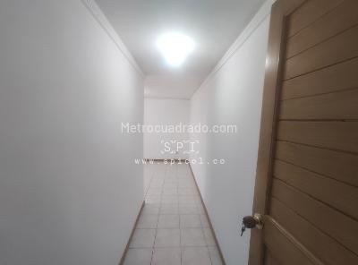 Apartamento de 3 alcobas en arriendo en Estadio Laureles, Medellín, 98 m² · foto 5 de 17