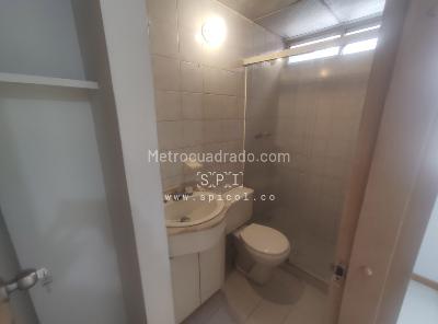 Apartamento de 3 alcobas en arriendo en Estadio Laureles, Medellín, 98 m² · foto 7 de 17