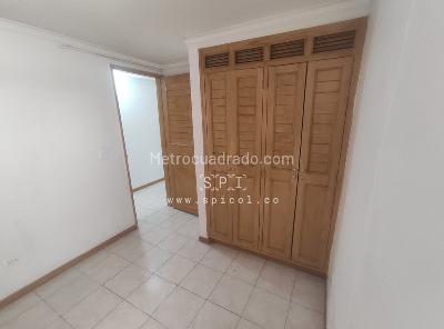Apartamento de 3 alcobas en arriendo en Estadio Laureles, Medellín, 98 m² · foto 11 de 17