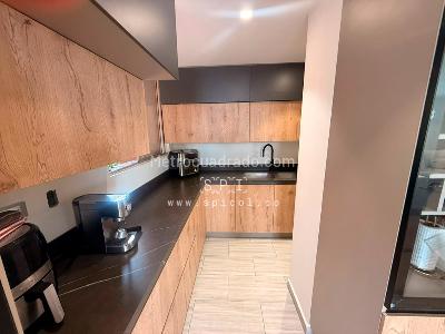 Apartamento de 2 alcobas en venta en El Tesoro, Medellín, 150 m² · foto 3 de 16