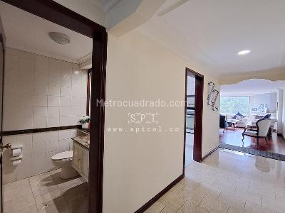 Apartamento de 4 alcobas en venta en La Calleja, Bogotá, 230 m² · foto 3 de 20