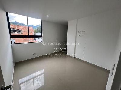 Apartamento en venta en La Almeria, Medellín · foto 7 de 14
