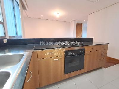 Apartamento de 2 alcobas en arriendo en El Castillo, Medellín, 180 m² · foto 4 de 20