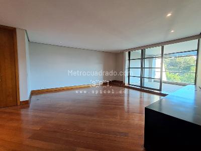 Apartamento de 2 alcobas en arriendo en El Castillo, Medellín, 180 m² · foto 10 de 20