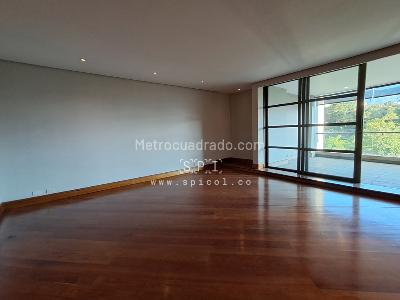Apartamento de 2 alcobas en arriendo en El Castillo, Medellín, 180 m² · foto 11 de 20