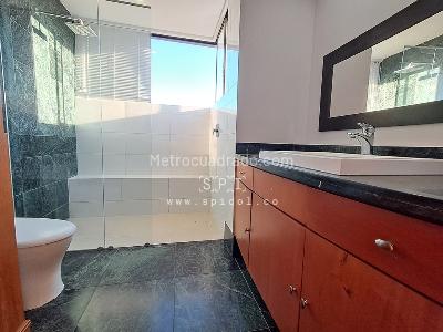 Apartamento de 2 alcobas en arriendo en El Castillo, Medellín, 180 m² · foto 12 de 20