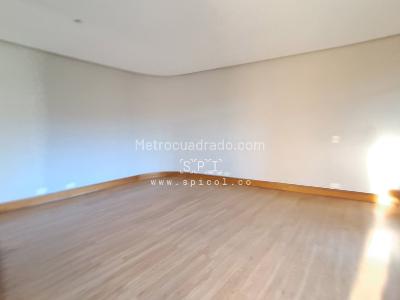 Apartamento de 2 alcobas en arriendo en El Castillo, Medellín, 180 m² · foto 14 de 20