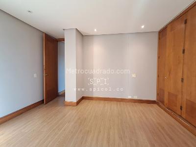 Apartamento de 2 alcobas en arriendo en El Castillo, Medellín, 180 m² · foto 19 de 20