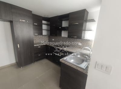 Apartamento de 3 alcobas en arriendo en Estadio Laureles, Medellín, 86 m² · foto 2 de 20