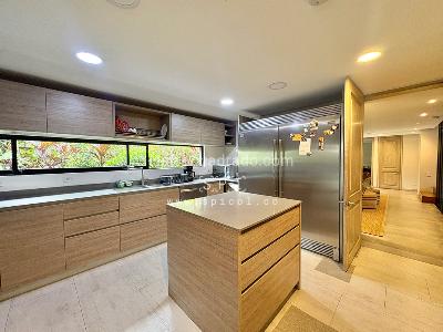 Casa de 5 alcobas en venta en Provenza, Medellín, 467 m² · foto 2 de 20