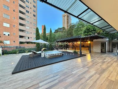 Casa de 4 alcobas en venta en El Tesoro, Medellín, 450 m² · foto 2 de 20