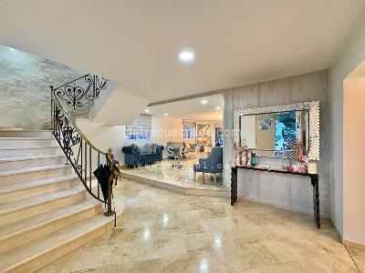 Casa de 4 alcobas en venta en El Tesoro, Medellín, 450 m² · foto 5 de 20