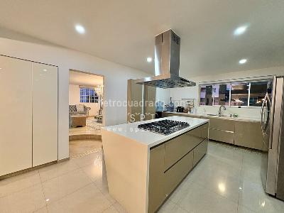 Casa de 4 alcobas en venta en El Tesoro, Medellín, 450 m² · foto 9 de 20
