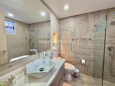 Casa de 4 alcobas en venta en El Tesoro, Medellín, 450 m² · foto 11 de 20