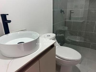 Apartamento de 2 alcobas en venta en El Nogal Laureles, Medellín, 79 m² · foto 5 de 11