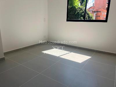 Apartamento de 2 alcobas en venta en El Nogal Laureles, Medellín, 79 m² · foto 6 de 11