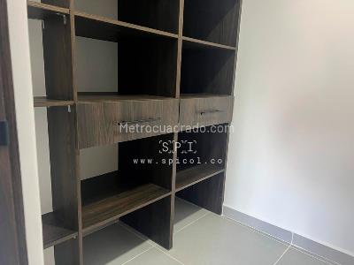 Apartamento de 2 alcobas en venta en El Nogal Laureles, Medellín, 79 m² · foto 8 de 11