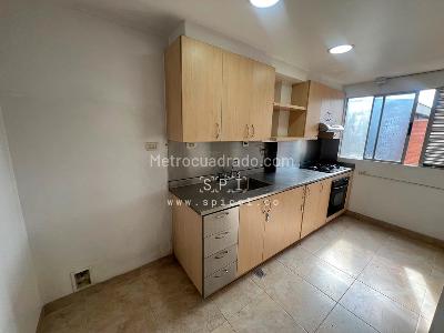 Casa de 3 alcobas en venta en Altos Del Poblado, Medellín, 200 m² · foto 2 de 19