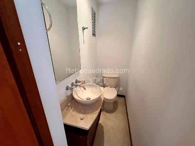Casa de 3 alcobas en venta en Altos Del Poblado, Medellín, 200 m² · foto 5 de 19