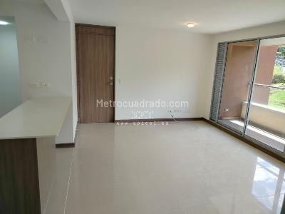 Apartamento de 3 alcobas en arriendo en Camino Verde, Envigado, 70 m² · foto 3 de 16