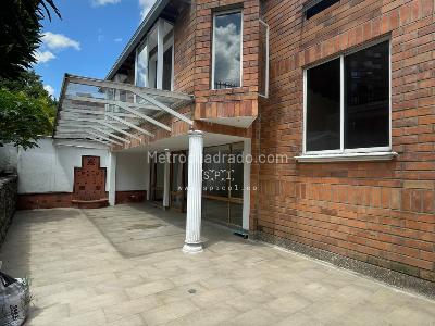 Casa de 5 alcobas en arriendo en Loma De Los Balsos, Medellín, 330 m² · foto 11 de 20